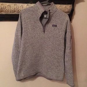 Patagonia pull over!! Women’s L. HARDLY WORN